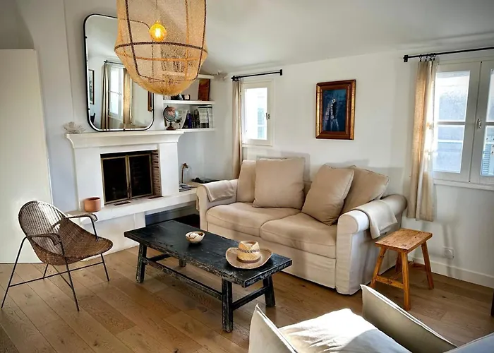 Stunning 80m With Sea View