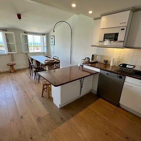 Stunning 80m With Sea View *